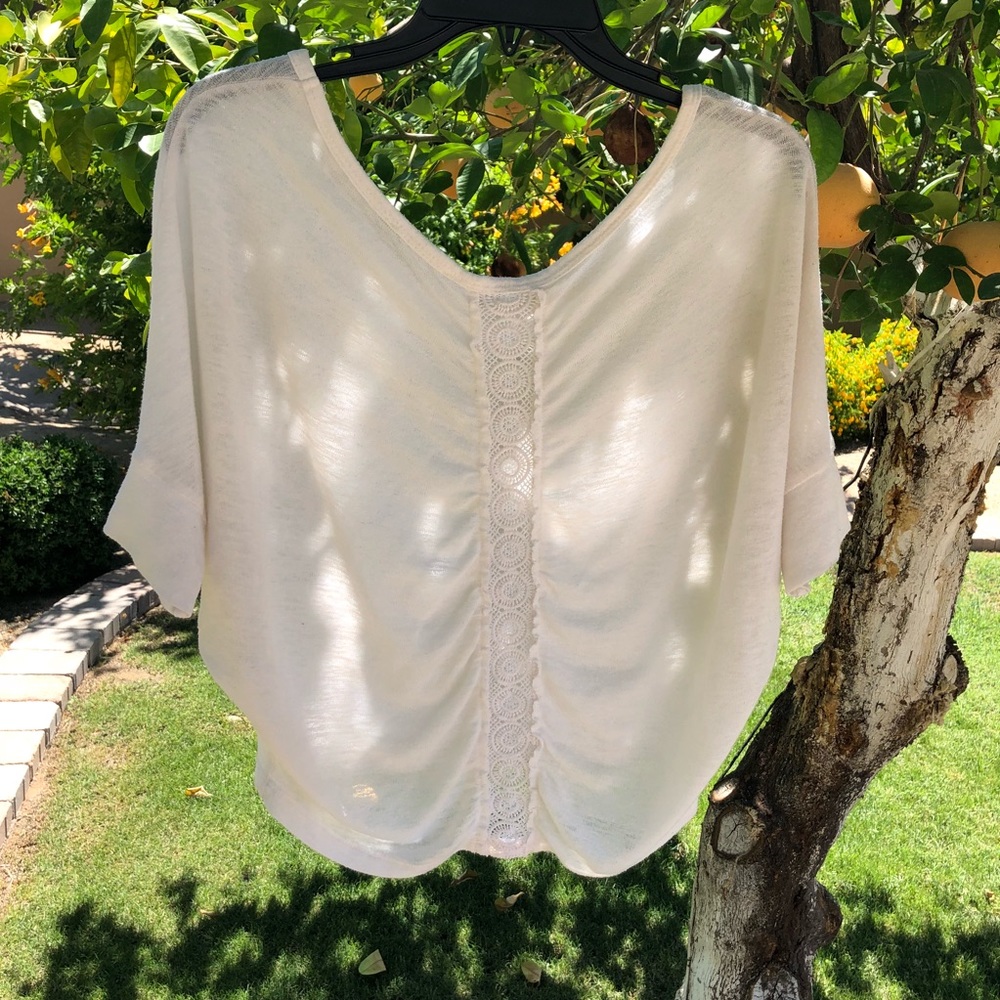 Slouchy white top with lace inlet S